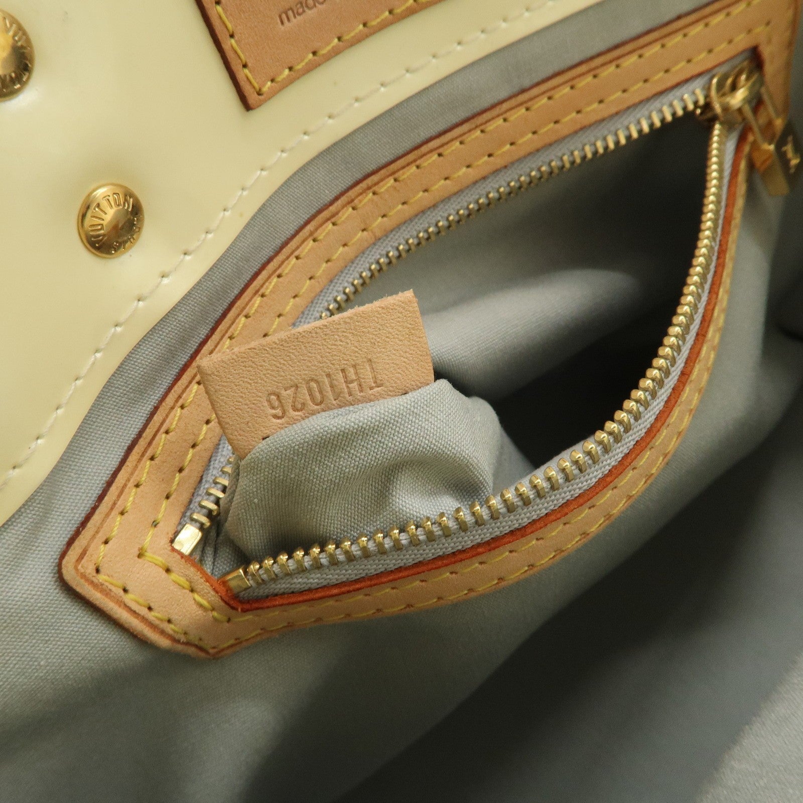 Louis Vuitton Monogram Perle Vernis Lead PM Hand Bag